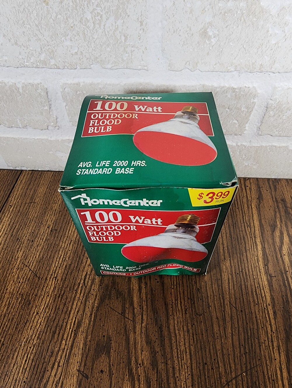 100W Outdoor Red Flood Bulb HomeCenter NIB - Picture 3 of 5